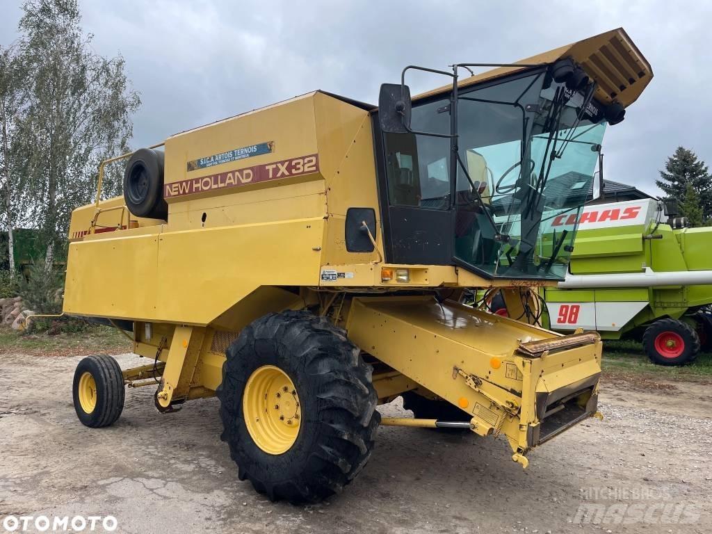 New Holland TX 32 コンバイン