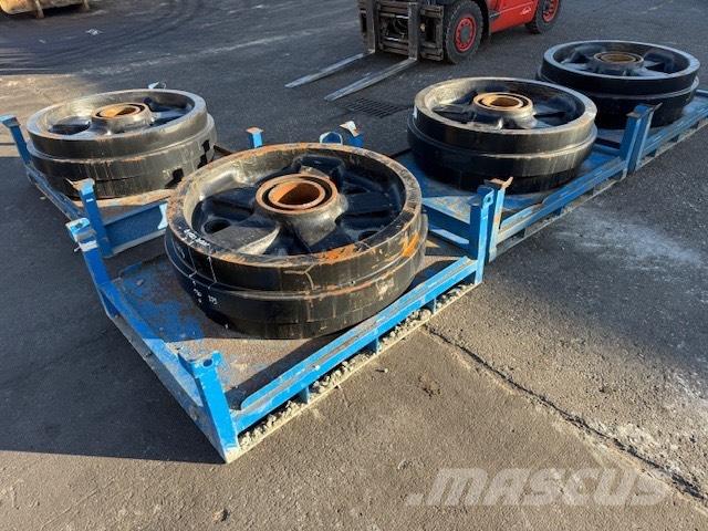 CAT 6020 NEW IDLER 無限軌道、クローラ、履帯