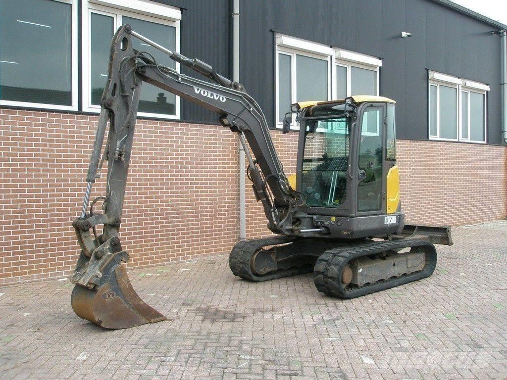 Volvo ECR50D ミニ油圧ショベル 7t以下（ミニユンボ・ミニディガー）