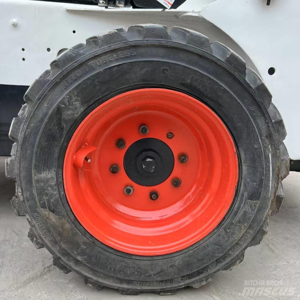 Bobcat S 160 スキッドステアローダー