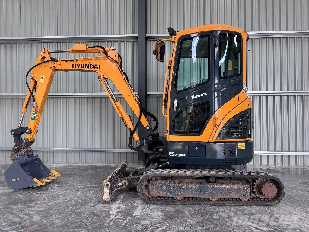 Hyundai R25Z-9 AK ミニ油圧ショベル 7t以下（ミニユンボ・ミニディガー）