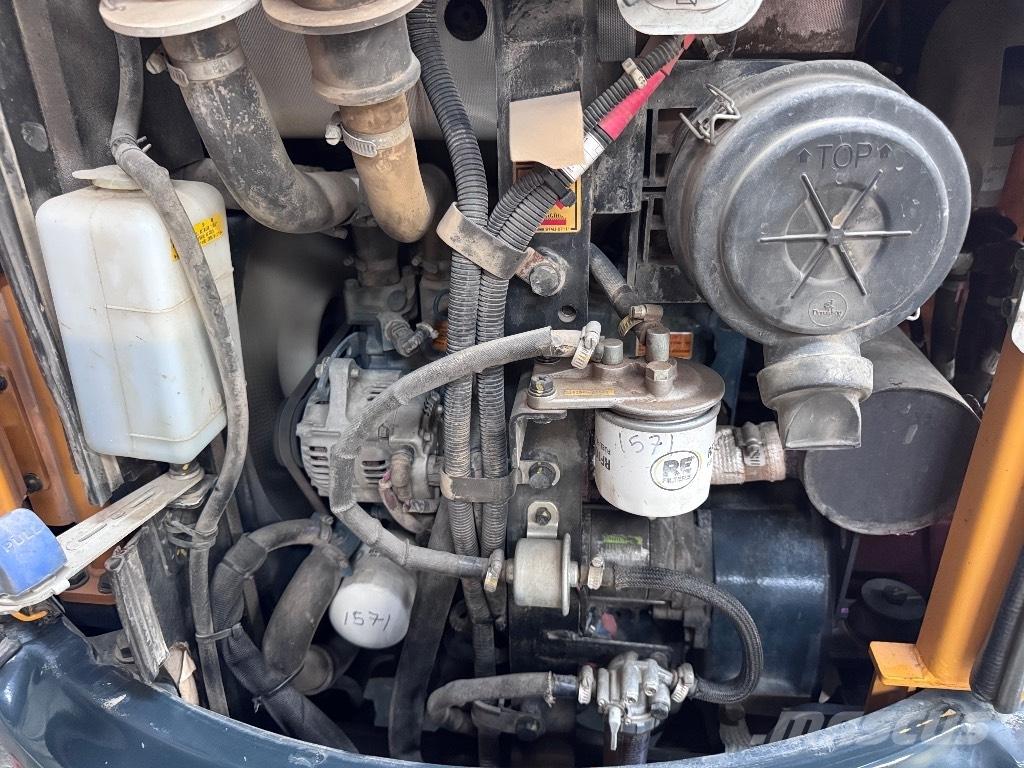 Hyundai R25Z-9 AK ミニ油圧ショベル 7t以下（ミニユンボ・ミニディガー）