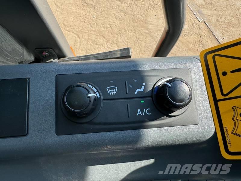 Doosan DX60E-10N NEW! ミニ油圧ショベル 7t以下（ミニユンボ・ミニディガー）