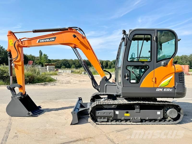 Doosan DX60E-10N NEW! ミニ油圧ショベル 7t以下（ミニユンボ・ミニディガー）