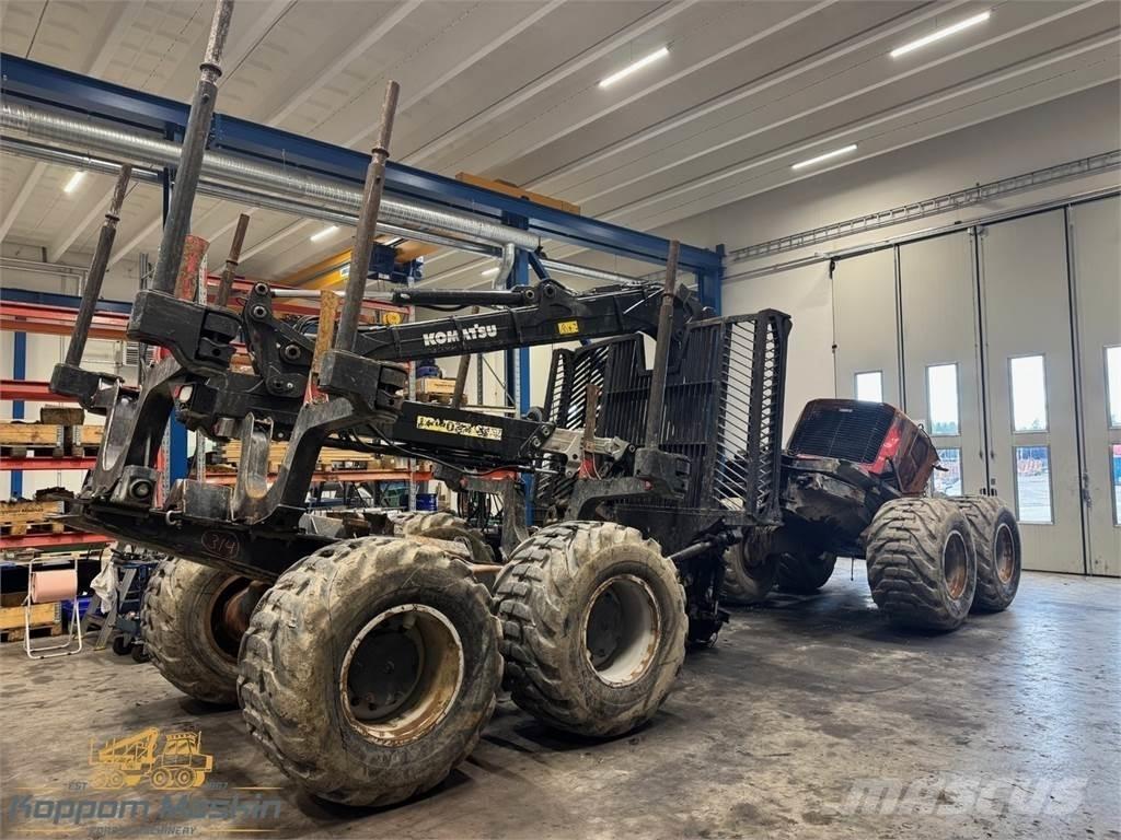 Komatsu 855 フォワーダー