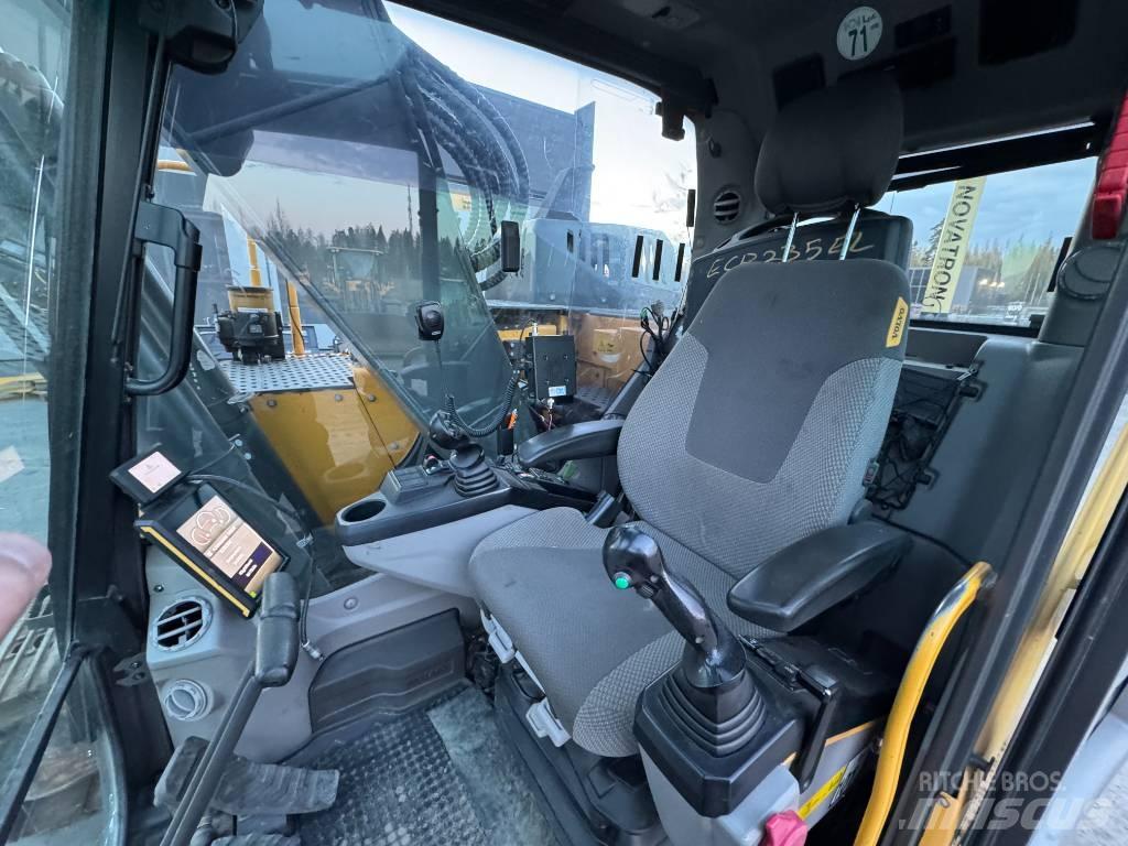 Volvo ECR 235 EL 大型油圧ショベル12t以上（パワーショベル・ユンボ）