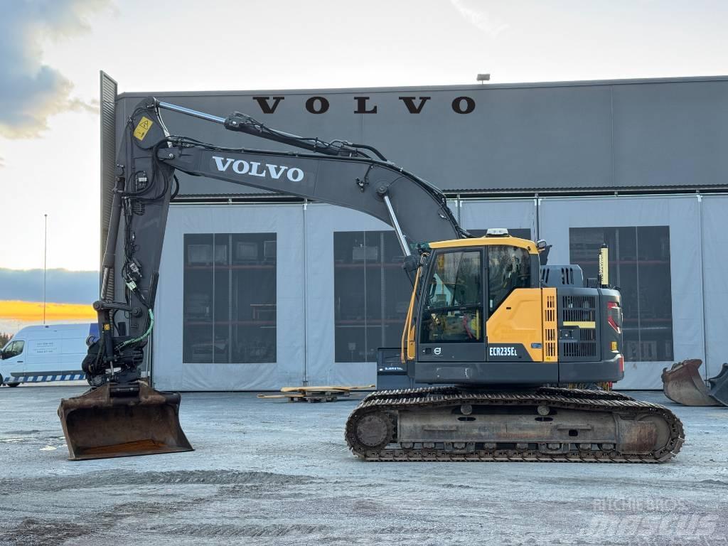 Volvo ECR 235 EL 大型油圧ショベル12t以上（パワーショベル・ユンボ）