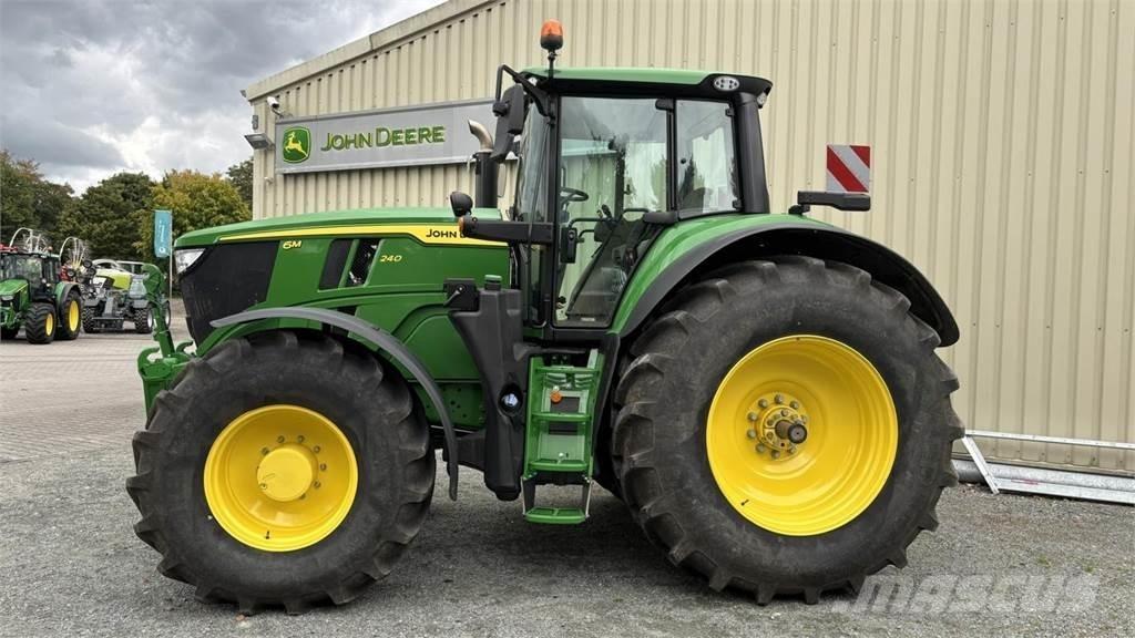 John Deere 6M240 トラクター