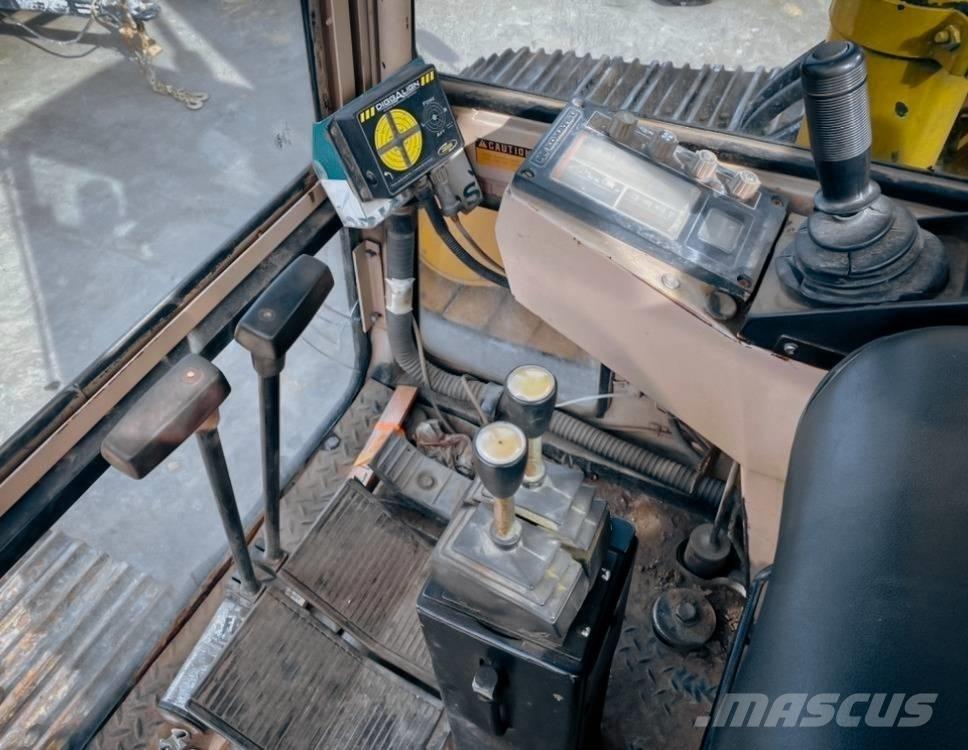 Komatsu PC 200 LC-3 大型油圧ショベル12t以上（パワーショベル・ユンボ）