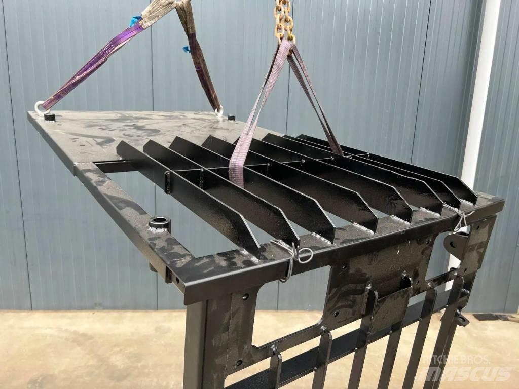 CAT 325C Guard キャビン及び内装