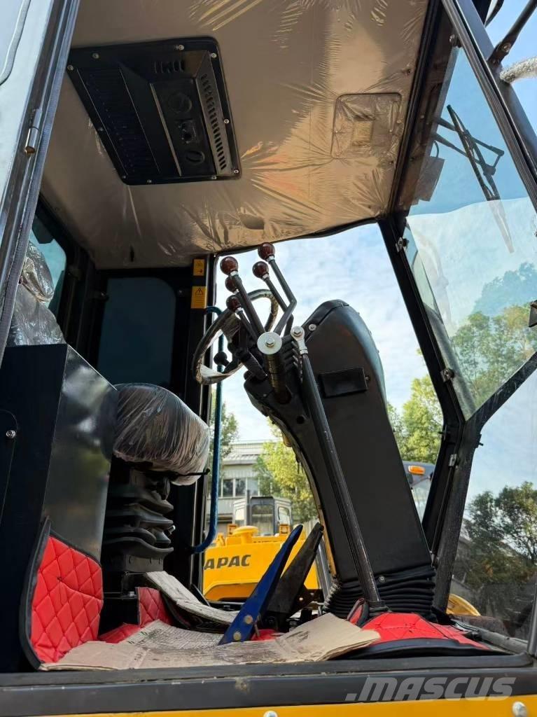 XCMG GR 1803 モーターグレーダー