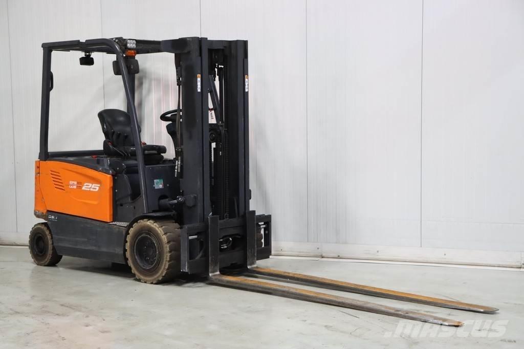 Doosan B25X-7 バッテリーフォークリフト