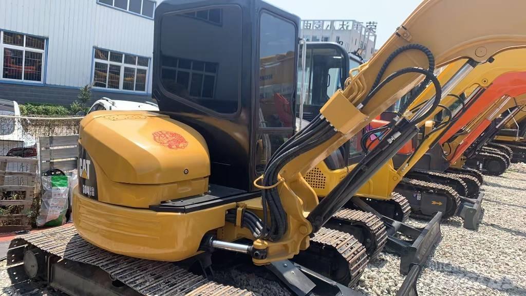 CAT 304 CR 大型油圧ショベル12t以上（パワーショベル・ユンボ）