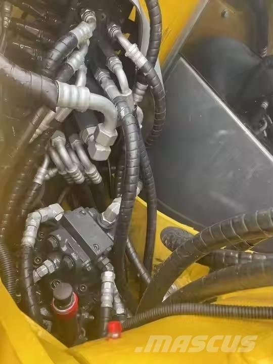 Komatsu PC70-8 中型油圧ショベル 7ｔ-12ｔ（ユンボ・パワーショベル・バックホー）