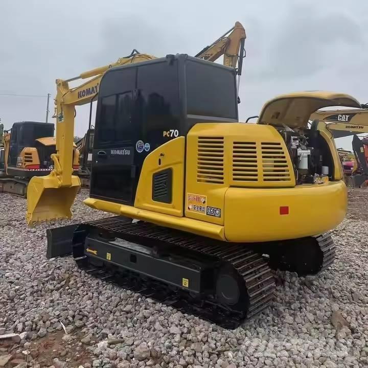 Komatsu PC70-8 中型油圧ショベル 7ｔ-12ｔ（ユンボ・パワーショベル・バックホー）