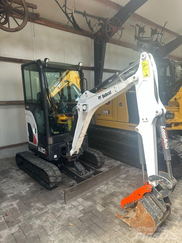 Bobcat E 20 Z ミニ油圧ショベル 7t以下（ミニユンボ・ミニディガー）