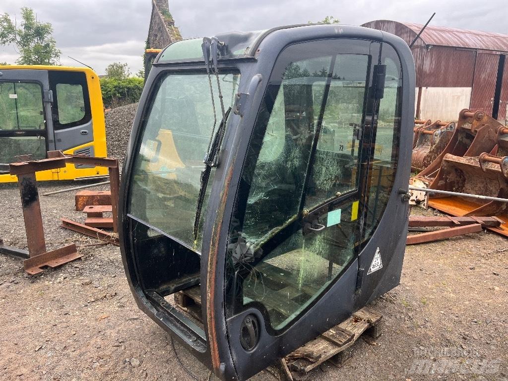JCB JS220 Cabin / Cab 大型油圧ショベル12t以上（パワーショベル・ユンボ）