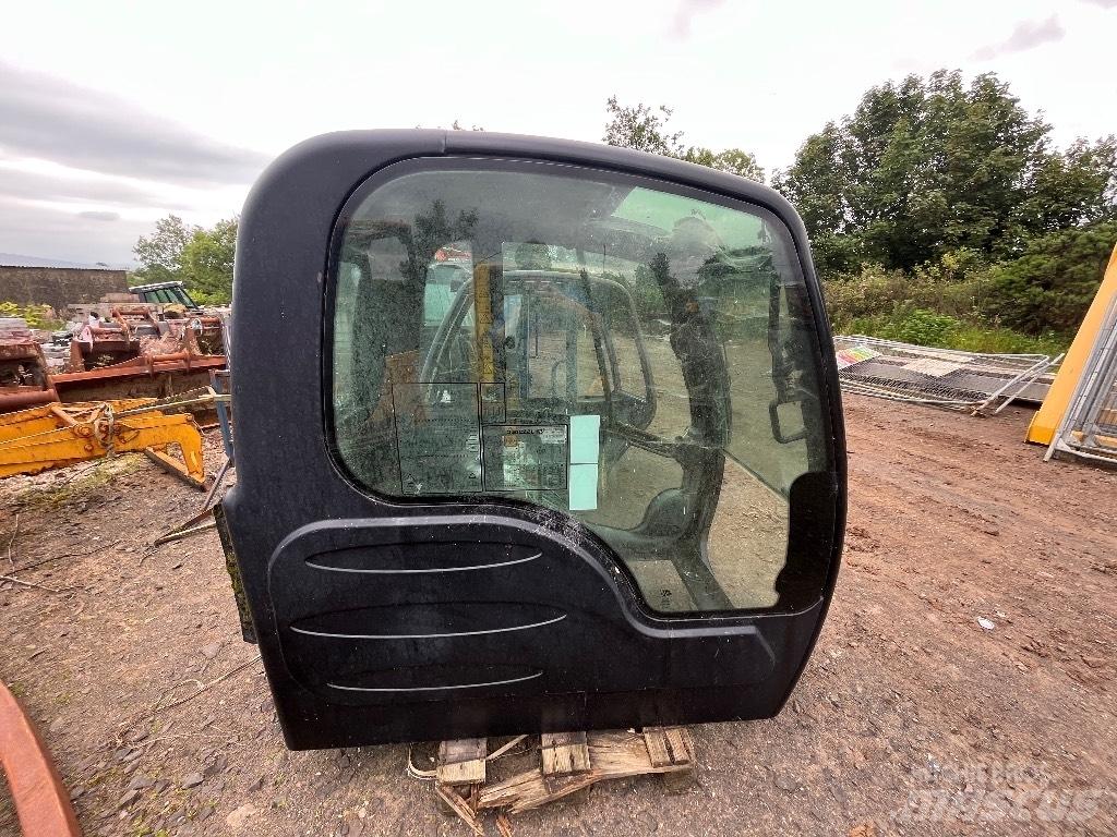 JCB JS220 Cabin / Cab 大型油圧ショベル12t以上（パワーショベル・ユンボ）