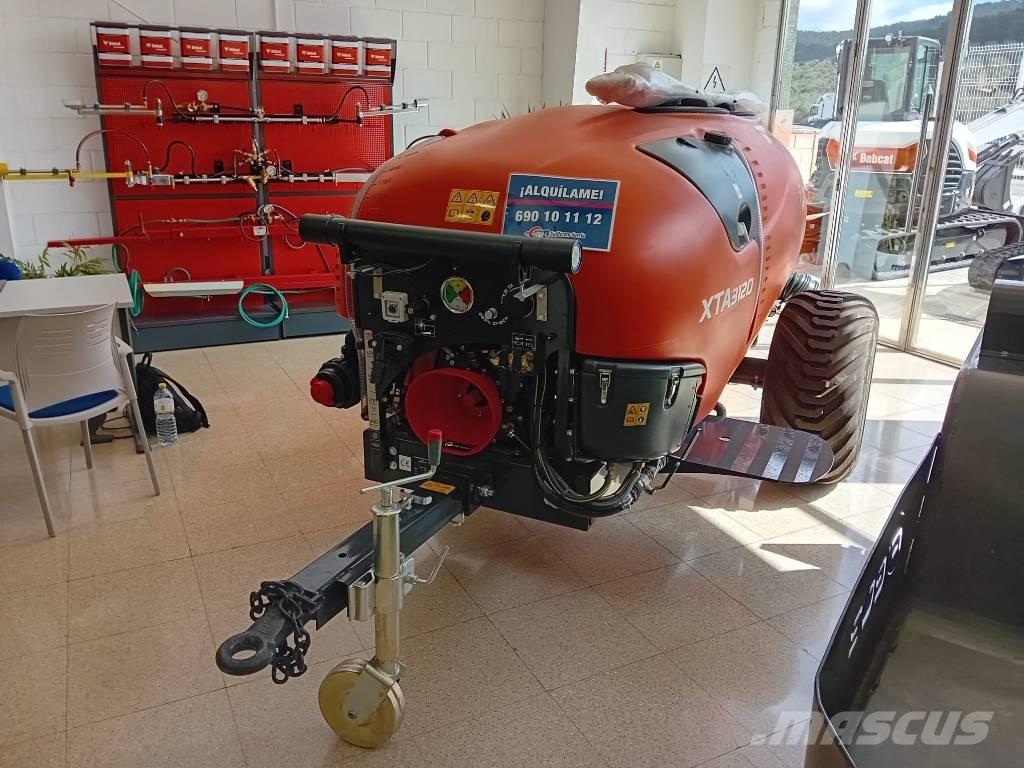 Kubota XTA3120 牽引型スプレイヤー