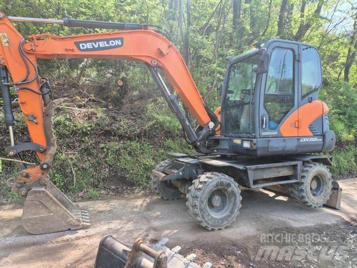 Doosan DX 55 W ホイール式油圧ショベル（パワーショベル・ユンボ・バックホー）