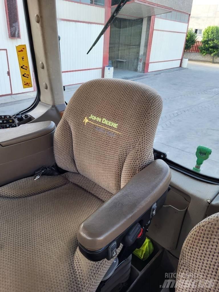 John Deere 8345 R トラクター