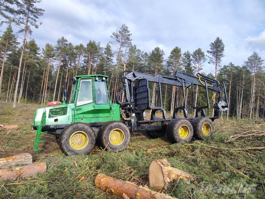 John Deere 1110 D フォワーダー