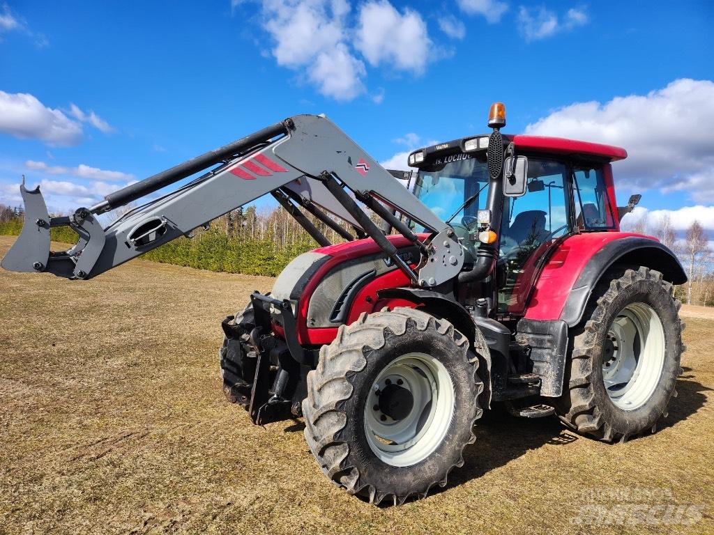 Valtra N122 Versu トラクター