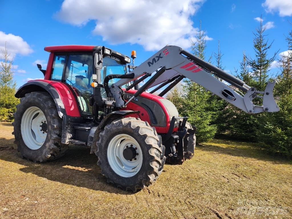 Valtra N122 Versu トラクター