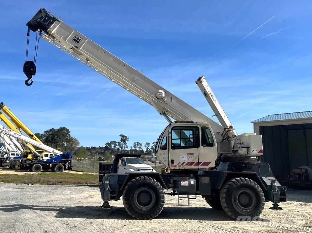 Terex RT 230-1 ラフテレーンクレーン