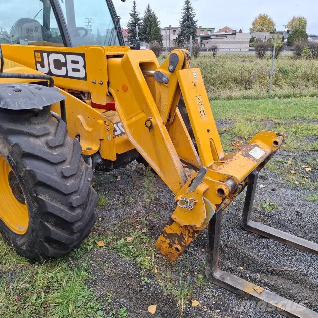JCB 531-70 テレスコーピックハンドラー