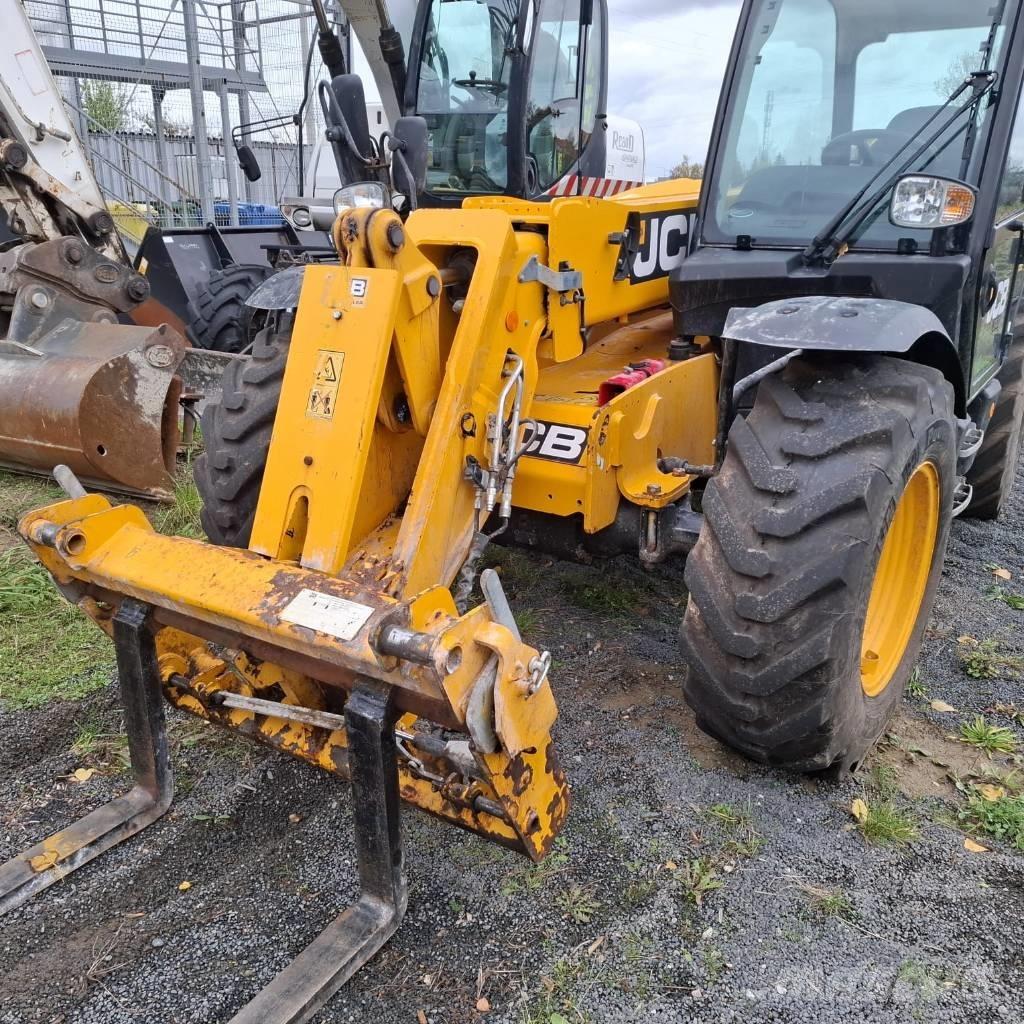 JCB 531-70 テレスコーピックハンドラー