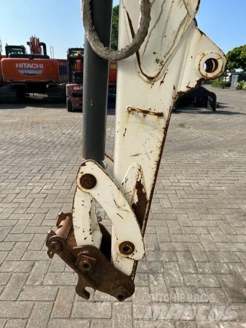 Bobcat 325 ミニ油圧ショベル 7t以下（ミニユンボ・ミニディガー）