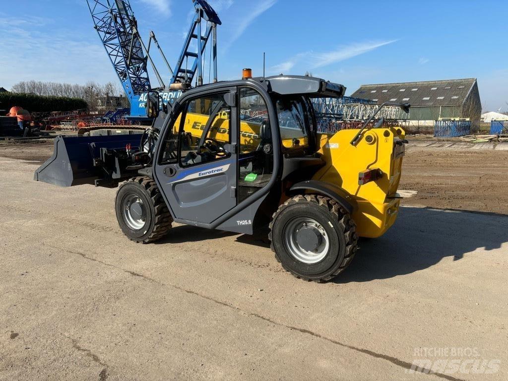 Eurotrac TH 25.6 テレスコーピックハンドラー