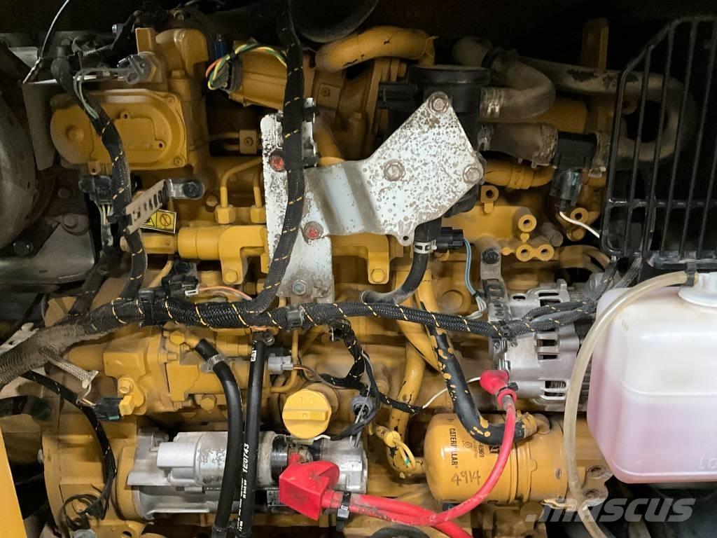 CAT 308 CR 中型油圧ショベル 7ｔ-12ｔ（ユンボ・パワーショベル・バックホー）
