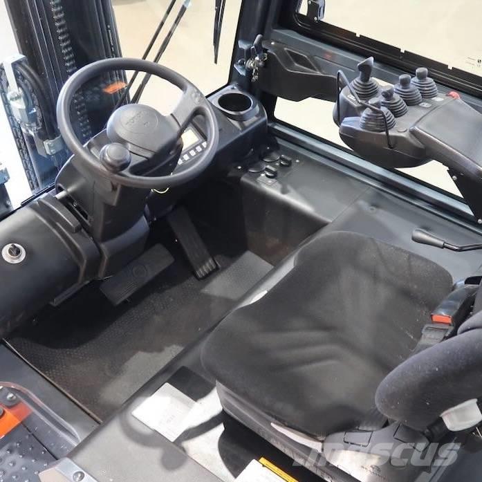 Toyota 8FBMT30 バッテリーフォークリフト