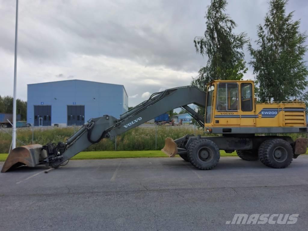 Volvo EW 200 ホイール式油圧ショベル（パワーショベル・ユンボ・バックホー）