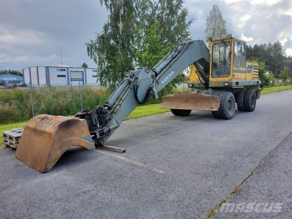 Volvo EW 200 ホイール式油圧ショベル（パワーショベル・ユンボ・バックホー）