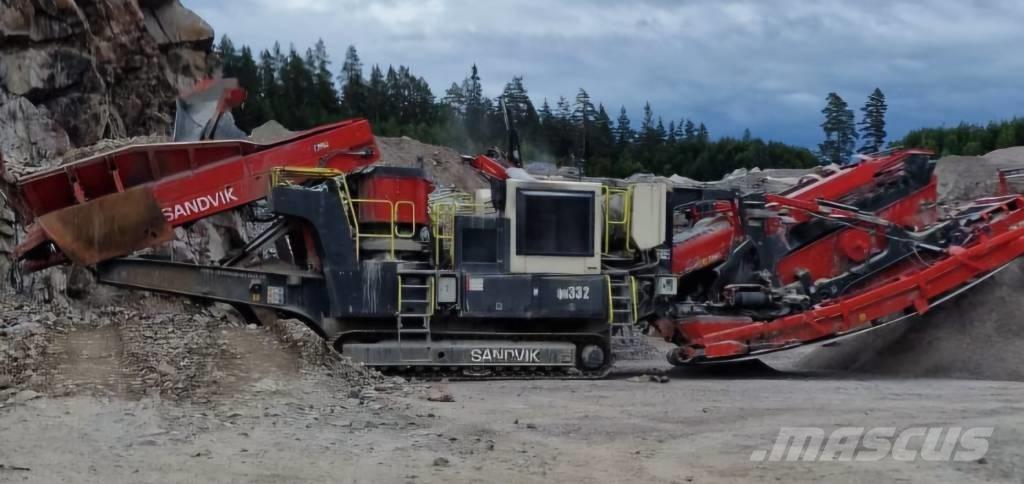 Sandvik QH 332 DDHS 自走式クラッシャー