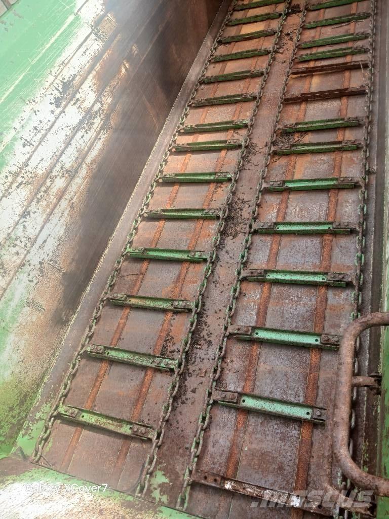 Pronar NV161/4 肥料散布機