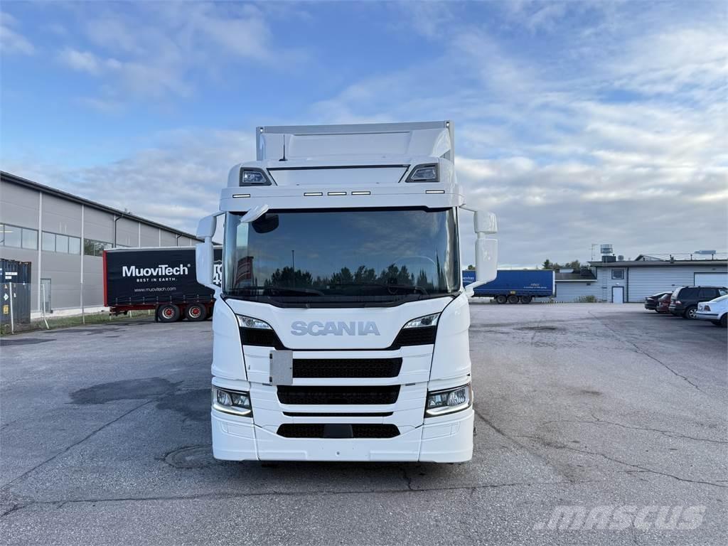 Scania P320 4X2 ボックスボディー、ウイング、箱車