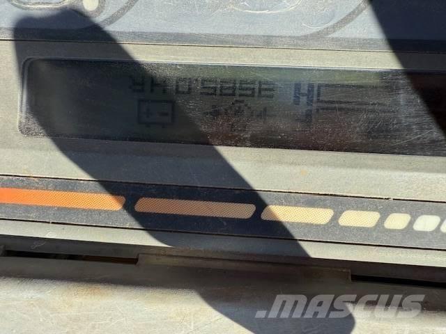 Kubota KX 61 ミニ油圧ショベル 7t以下（ミニユンボ・ミニディガー）