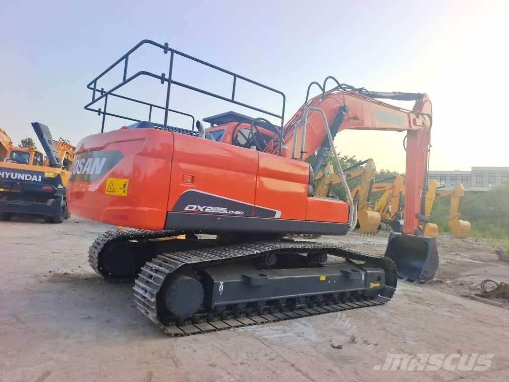 Doosan DX 225 LC-9C 大型油圧ショベル12t以上（パワーショベル・ユンボ）