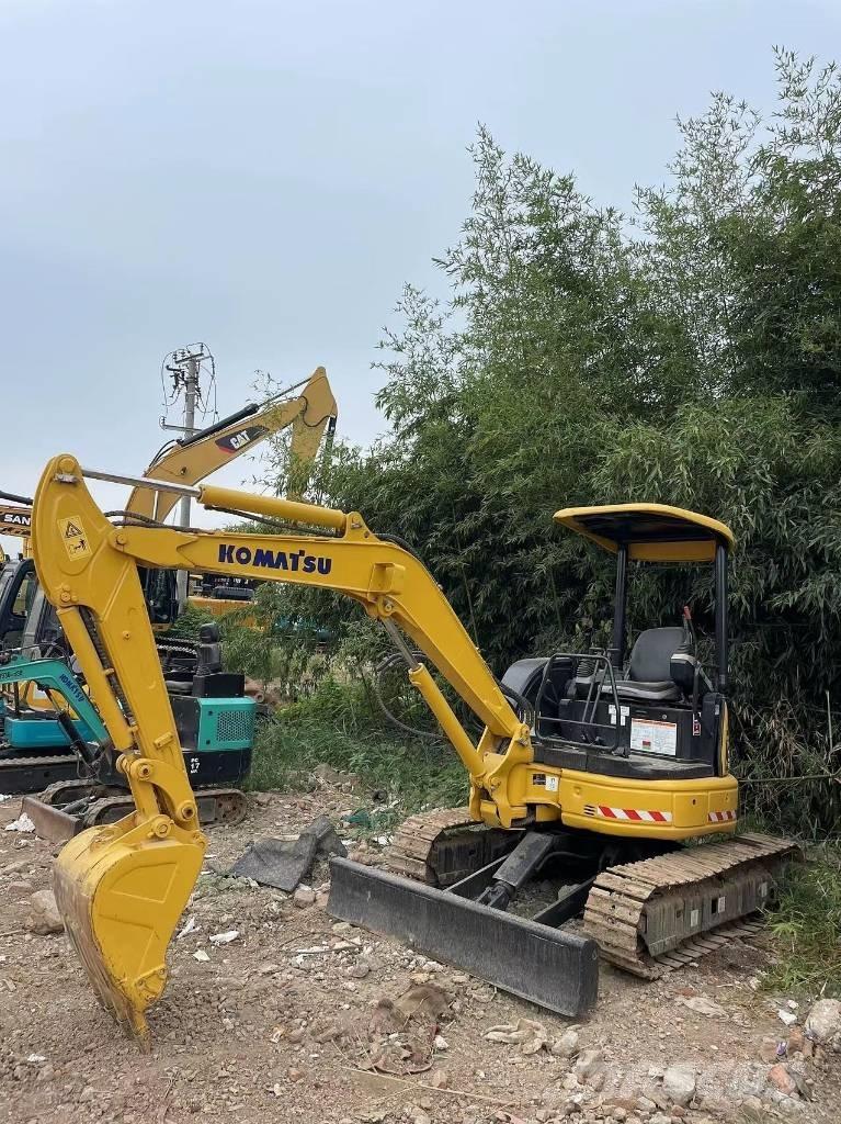 Komatsu PC35 ミニ油圧ショベル 7t以下（ミニユンボ・ミニディガー）