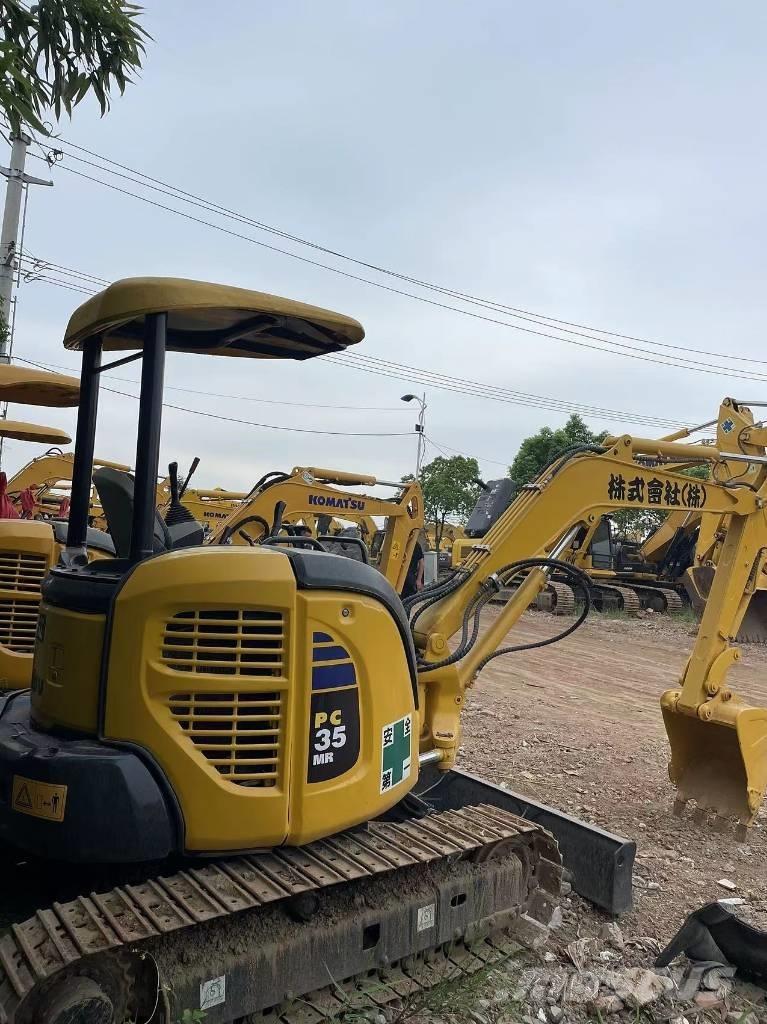 Komatsu PC35 ミニ油圧ショベル 7t以下（ミニユンボ・ミニディガー）
