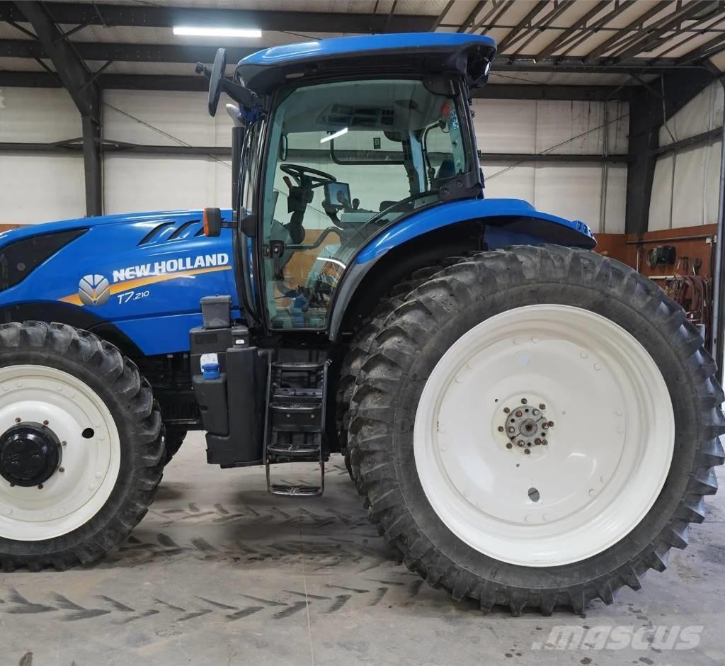 New Holland T 7.210 トラクター