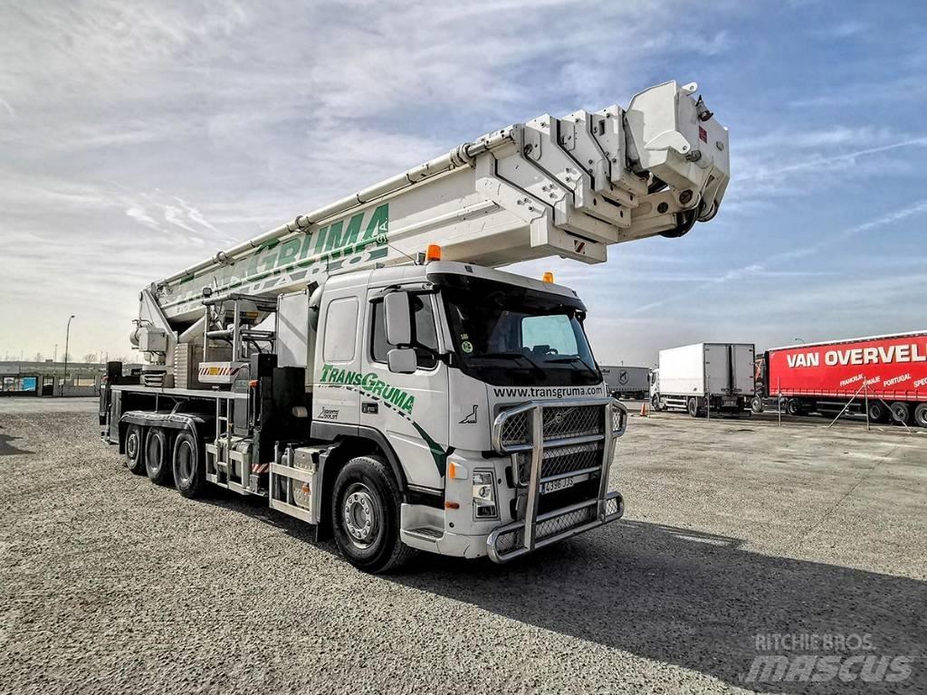 Bronto S70 XDT 小型自走式ブームリフト