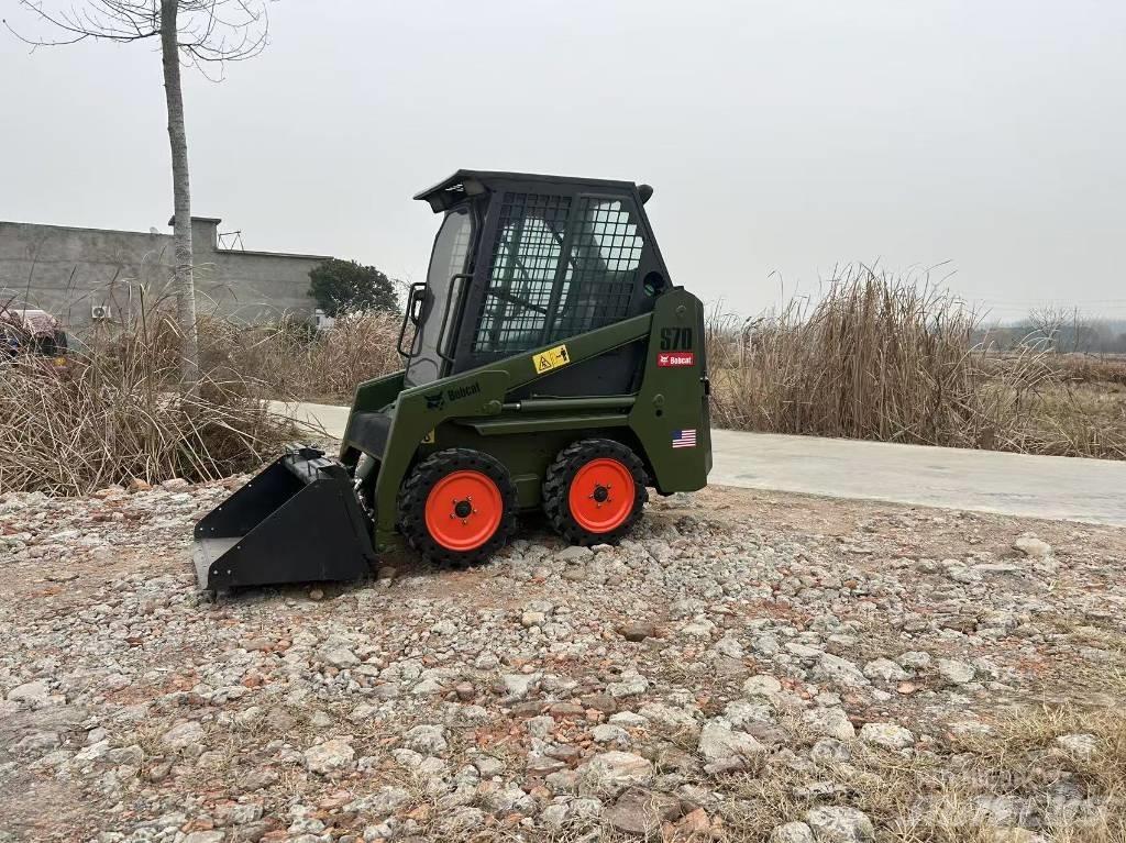 Bobcat S 70 スキッドステアローダー