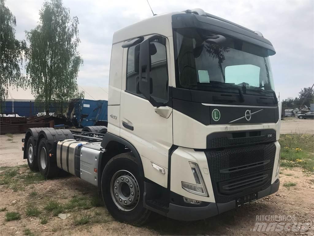 Volvo FM 420 6X2 キャブ付きシャーシ