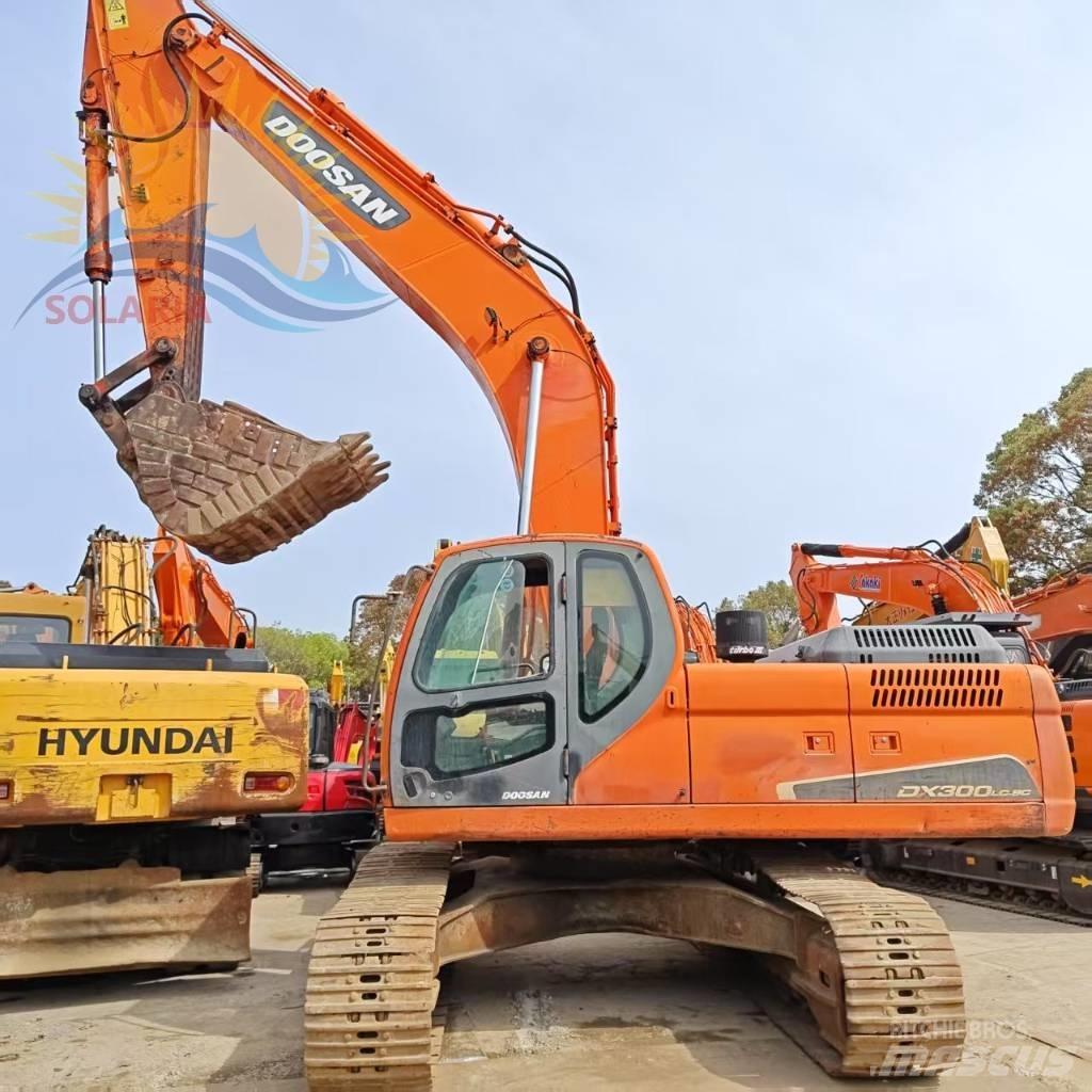 Doosan DX 300 LC 大型油圧ショベル12t以上（パワーショベル・ユンボ）
