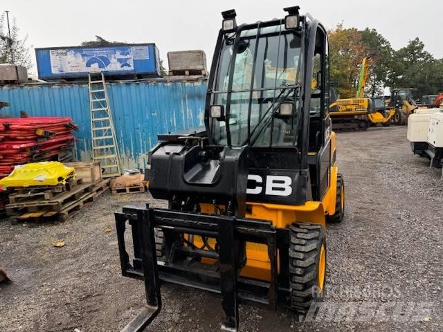 JCB T 35 テレスコーピックハンドラー